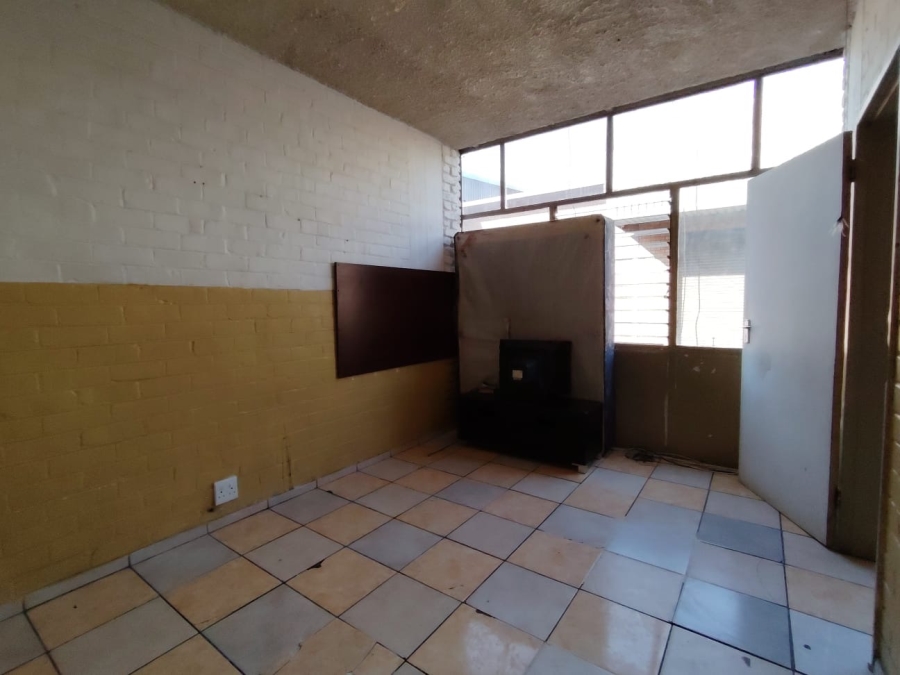 2 Bedroom Property for Sale in Pretoria West Gauteng