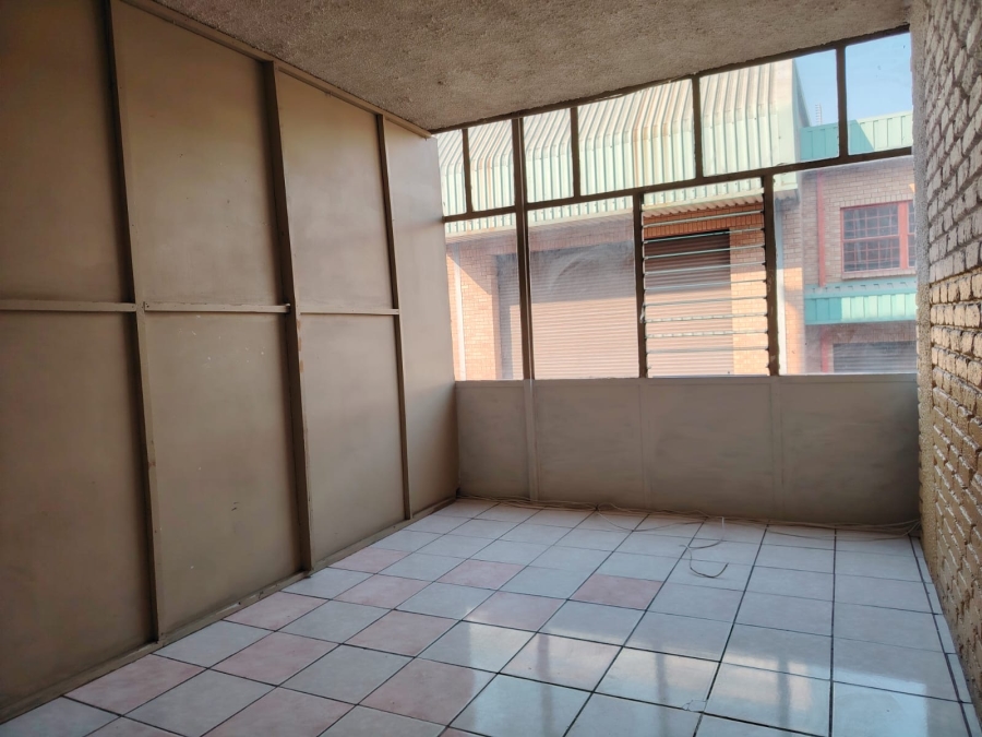 2 Bedroom Property for Sale in Pretoria West Gauteng