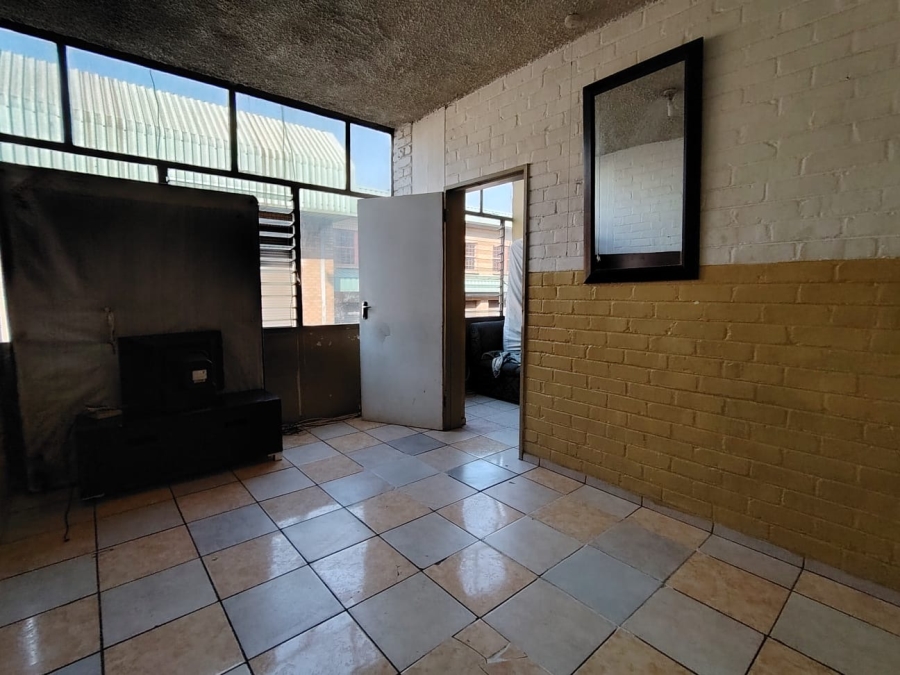 2 Bedroom Property for Sale in Pretoria West Gauteng