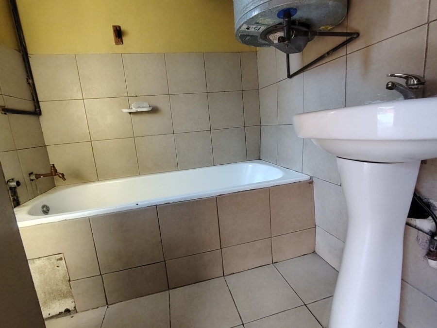2 Bedroom Property for Sale in Pretoria West Gauteng