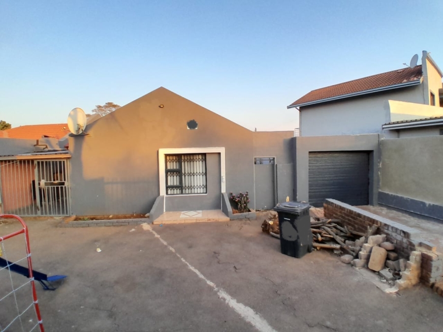 3 Bedroom Property for Sale in Elandspoort Gauteng