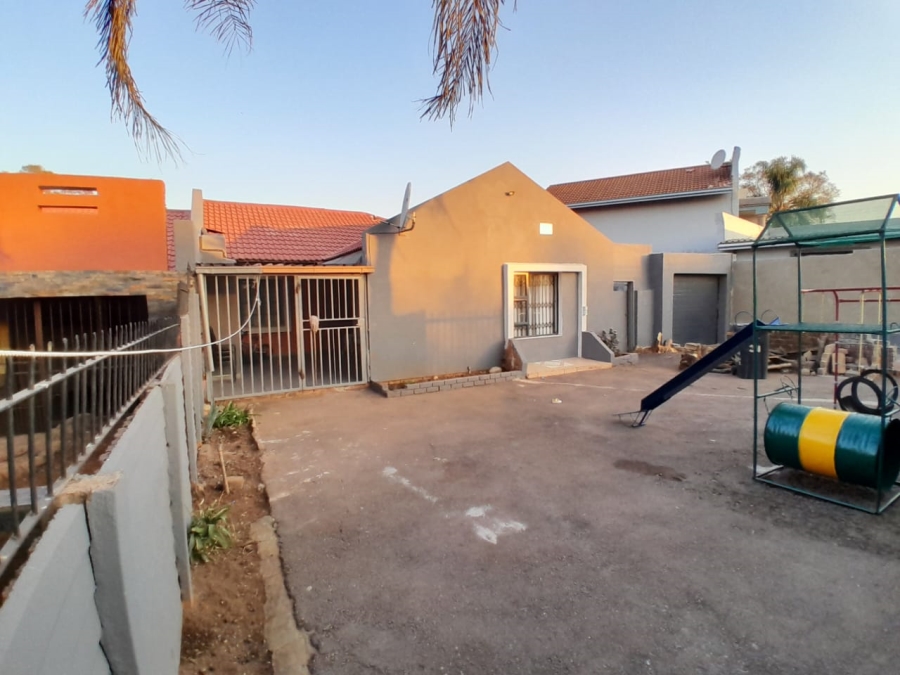 3 Bedroom Property for Sale in Elandspoort Gauteng
