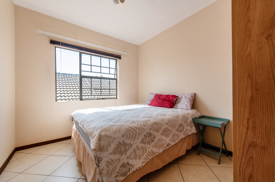 2 Bedroom Property for Sale in Noordwyk Gauteng