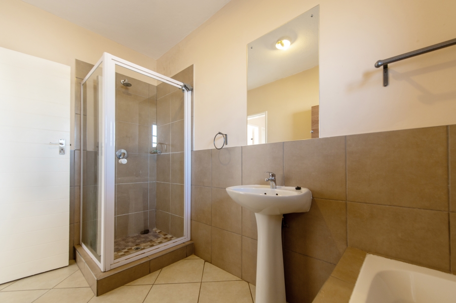 2 Bedroom Property for Sale in Noordwyk Gauteng
