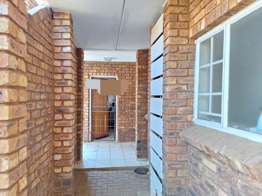 2 Bedroom Property for Sale in Clarina Gauteng