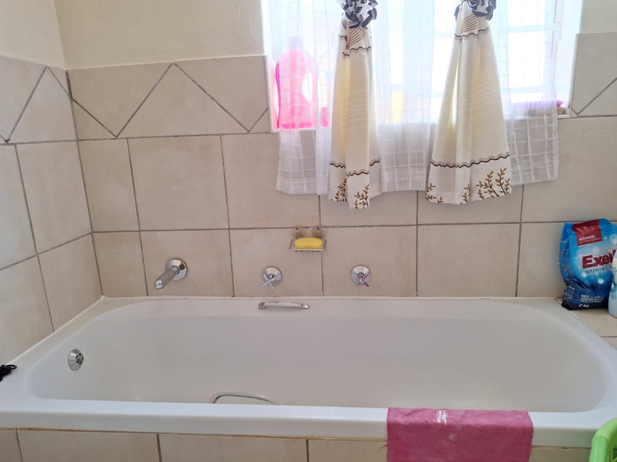 2 Bedroom Property for Sale in Clarina Gauteng