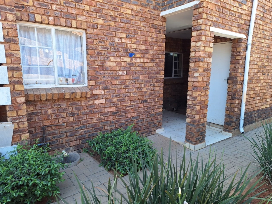 2 Bedroom Property for Sale in Clarina Gauteng