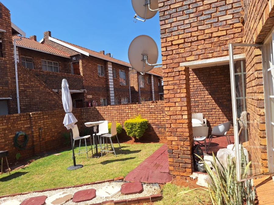 2 Bedroom Property for Sale in Clarina Gauteng