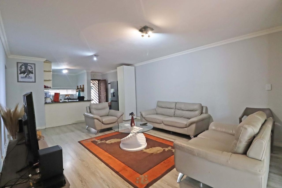 2 Bedroom Property for Sale in Bryanston Gauteng