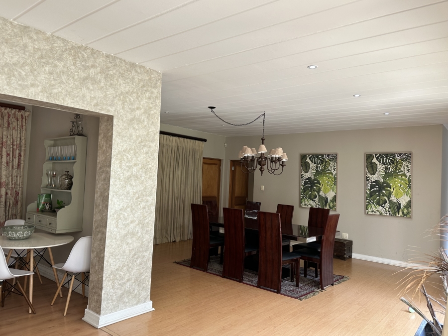 To Let 4 Bedroom Property for Rent in Bryanston Gauteng