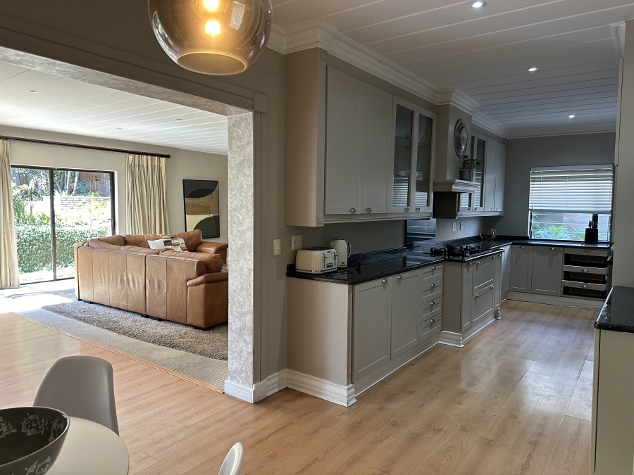To Let 4 Bedroom Property for Rent in Bryanston Gauteng
