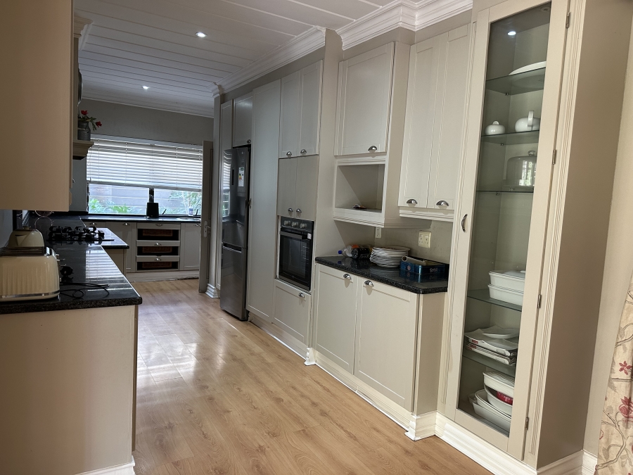 To Let 4 Bedroom Property for Rent in Bryanston Gauteng