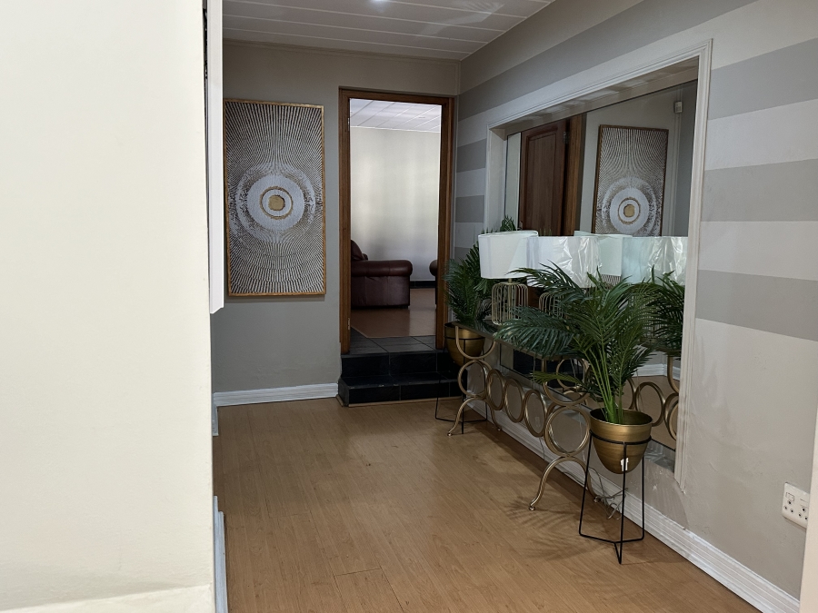 To Let 4 Bedroom Property for Rent in Bryanston Gauteng