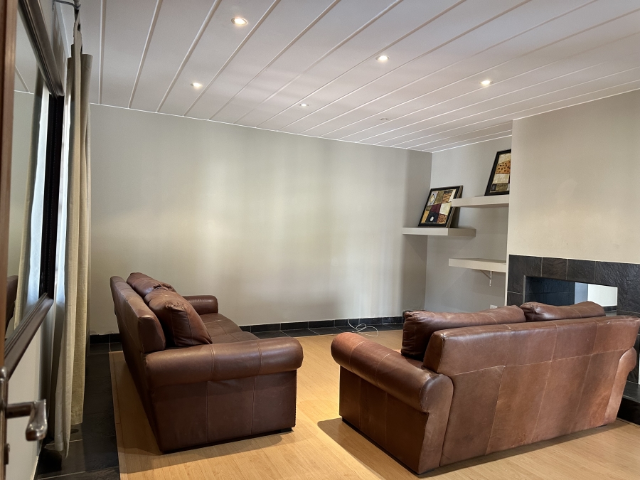 To Let 4 Bedroom Property for Rent in Bryanston Gauteng
