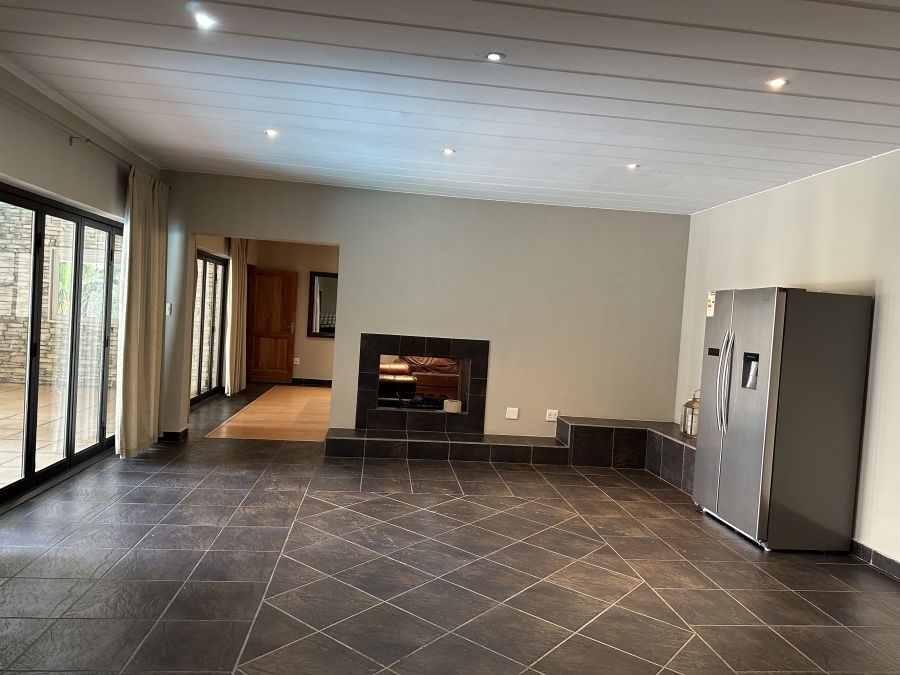 To Let 4 Bedroom Property for Rent in Bryanston Gauteng