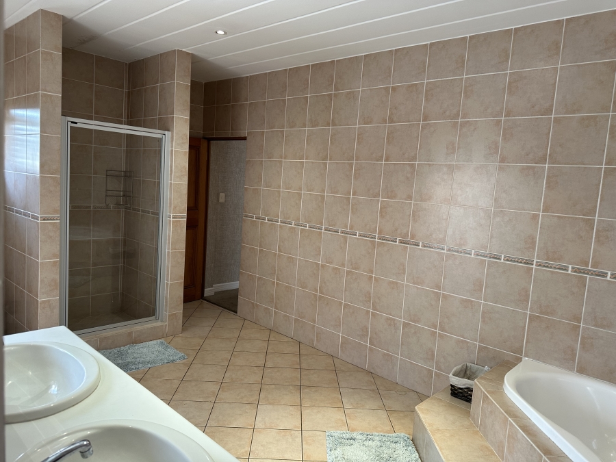To Let 4 Bedroom Property for Rent in Bryanston Gauteng