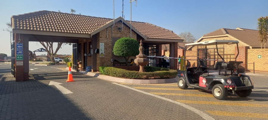 1 Bedroom Property for Sale in Montana Tuine Gauteng