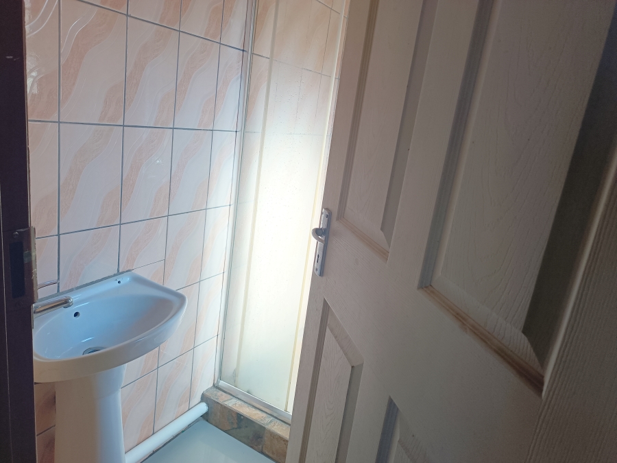 2 Bedroom Property for Sale in Rietvallei Gauteng