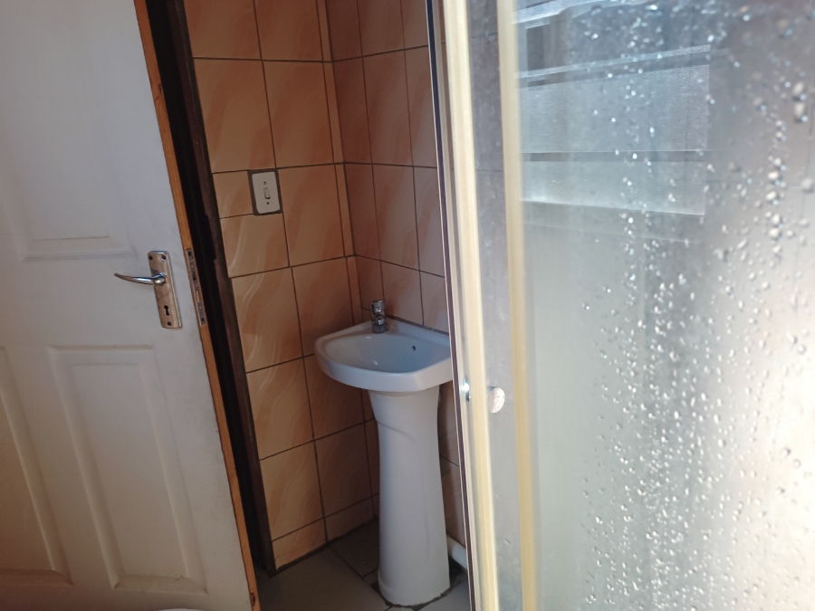 2 Bedroom Property for Sale in Rietvallei Gauteng