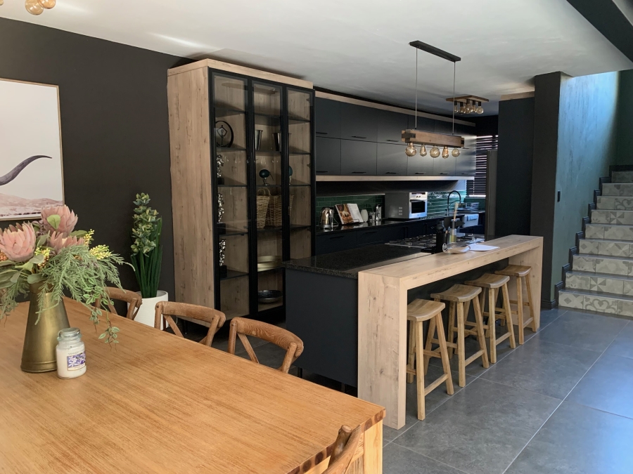 3 Bedroom Property for Sale in Faerie Glen Gauteng