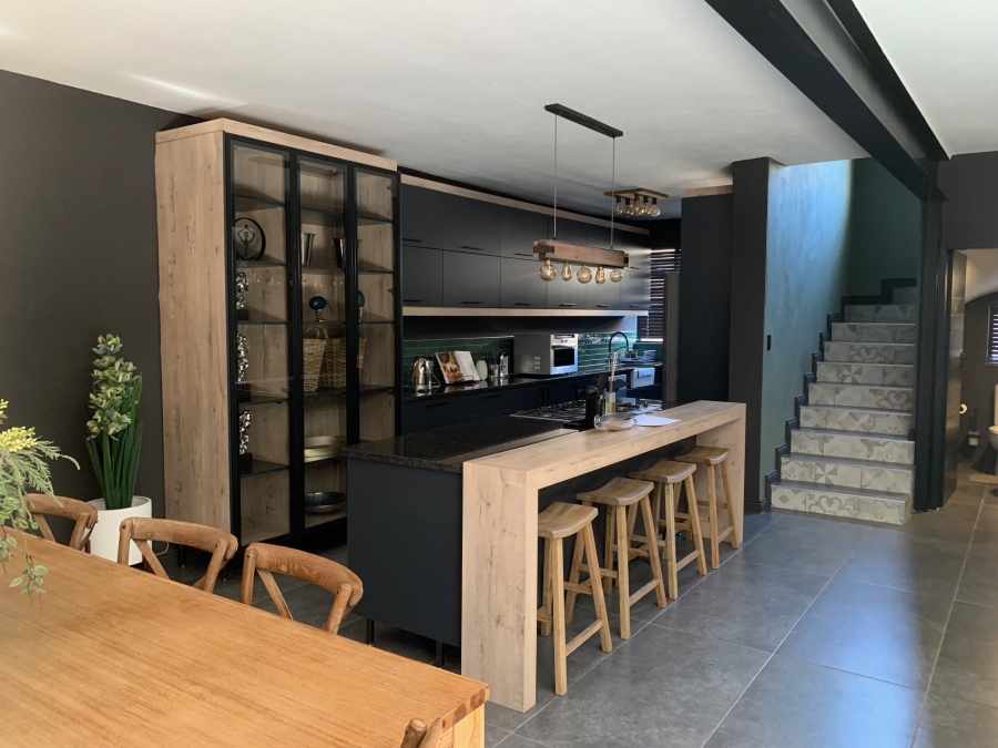 3 Bedroom Property for Sale in Faerie Glen Gauteng