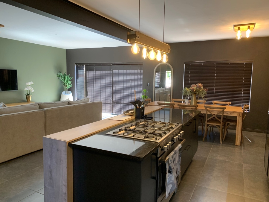 3 Bedroom Property for Sale in Faerie Glen Gauteng