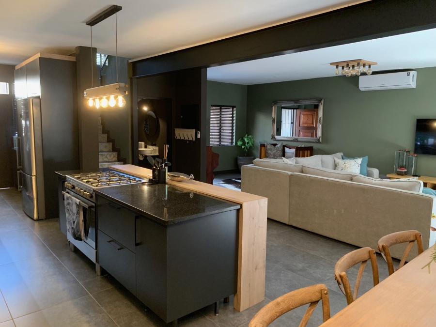 3 Bedroom Property for Sale in Faerie Glen Gauteng