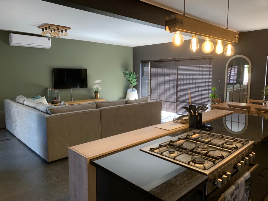 3 Bedroom Property for Sale in Faerie Glen Gauteng