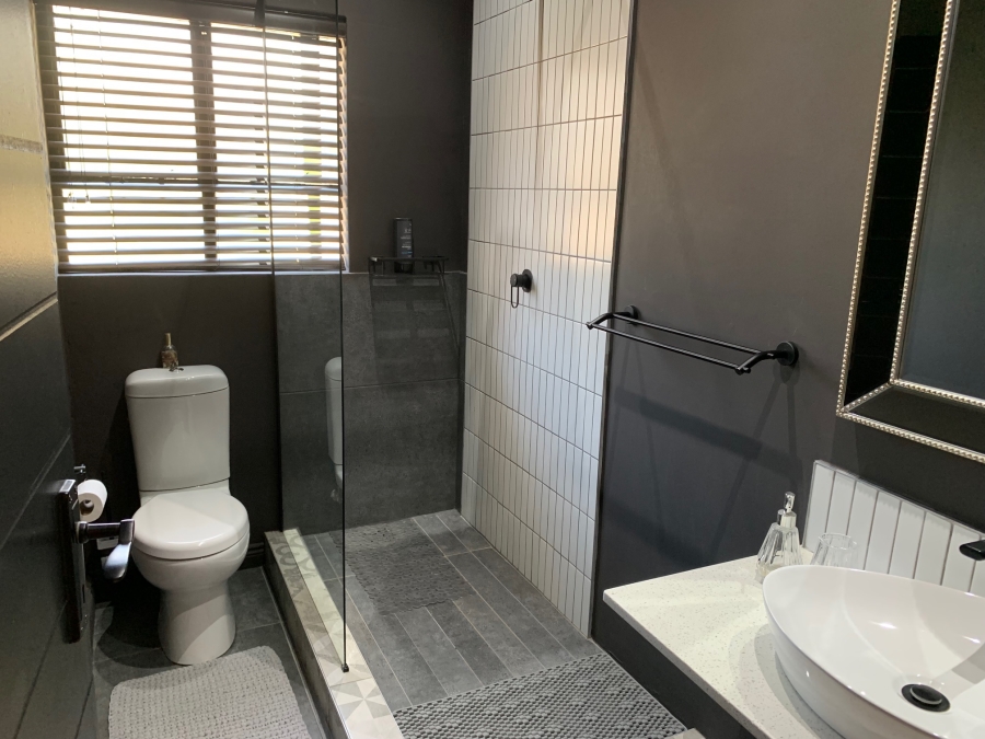 3 Bedroom Property for Sale in Faerie Glen Gauteng