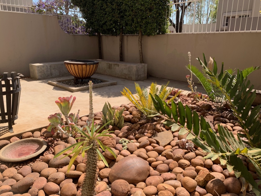 3 Bedroom Property for Sale in Faerie Glen Gauteng