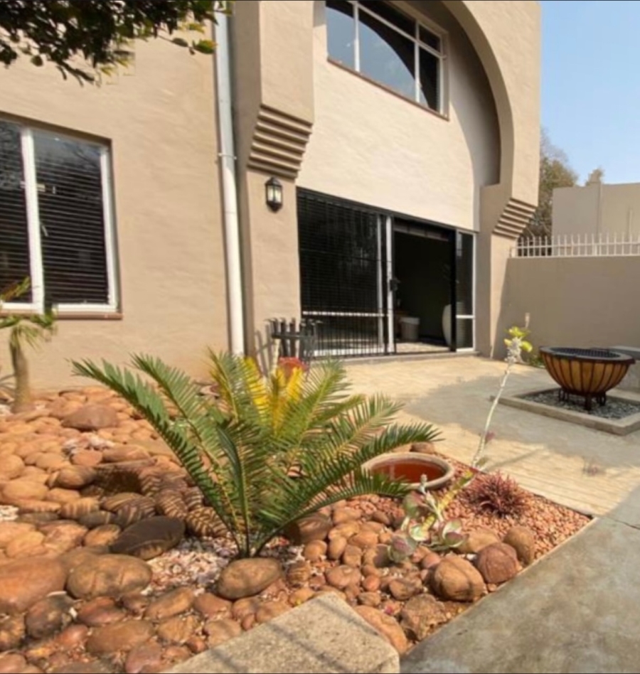 3 Bedroom Property for Sale in Faerie Glen Gauteng