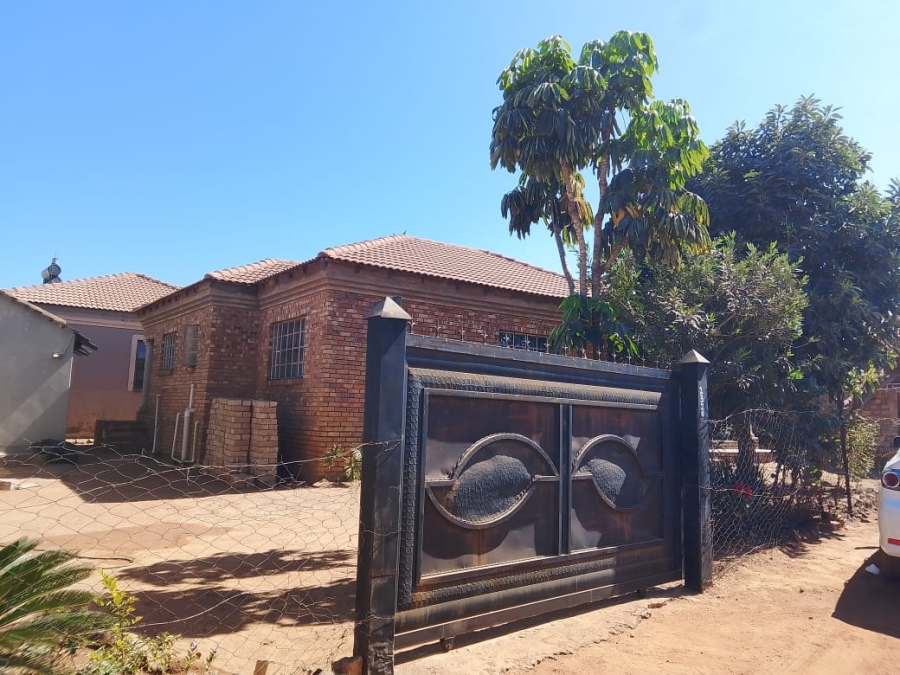 3 Bedroom Property for Sale in Soshanguve VV Gauteng