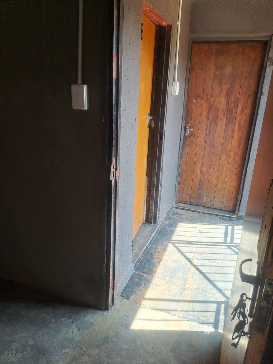 2 Bedroom Property for Sale in Soshanguve VV Gauteng