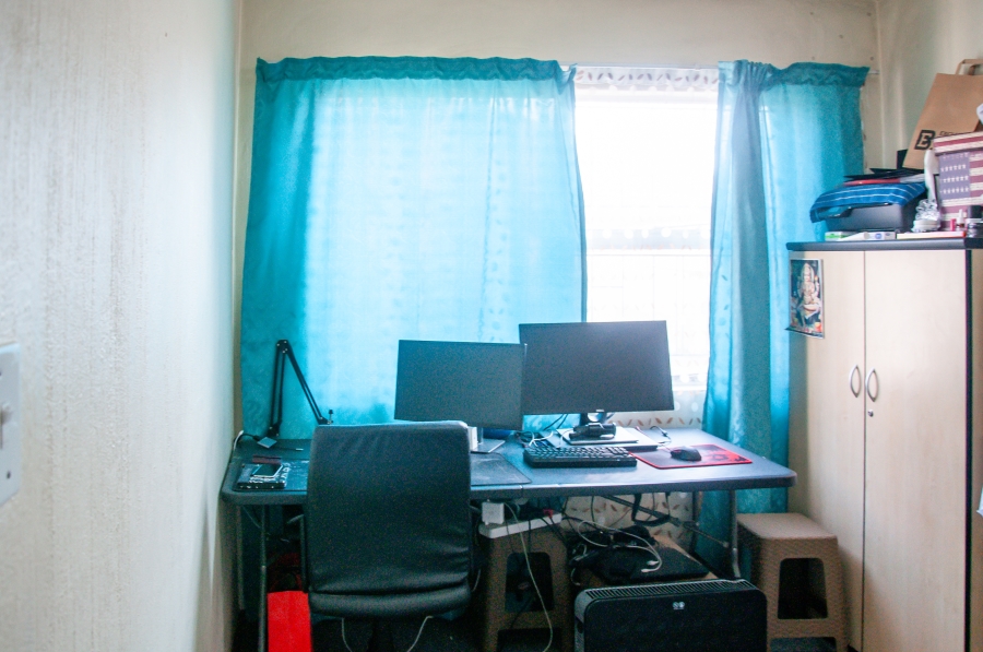 2 Bedroom Property for Sale in Vorna Valley Gauteng
