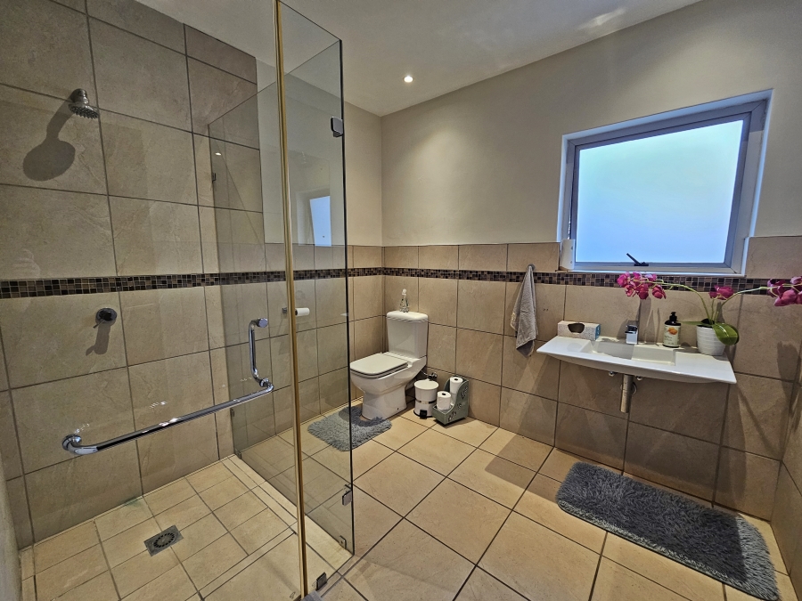 To Let 4 Bedroom Property for Rent in Midstream Estate Gauteng