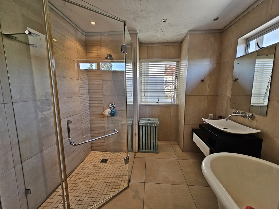 To Let 4 Bedroom Property for Rent in Midstream Estate Gauteng