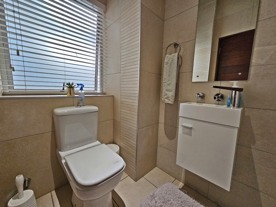 To Let 4 Bedroom Property for Rent in Midstream Estate Gauteng