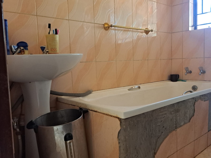 2 Bedroom Property for Sale in Soshanguve East Gauteng