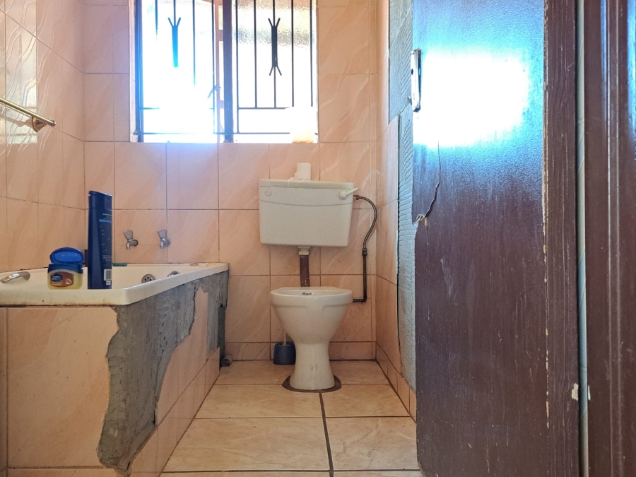 2 Bedroom Property for Sale in Soshanguve East Gauteng