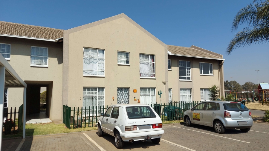 2 Bedroom Property for Sale in Ravenswood Gauteng