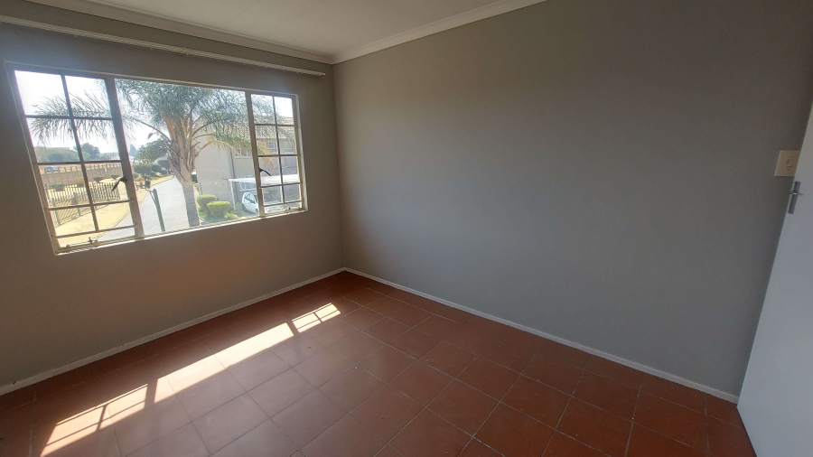 2 Bedroom Property for Sale in Ravenswood Gauteng