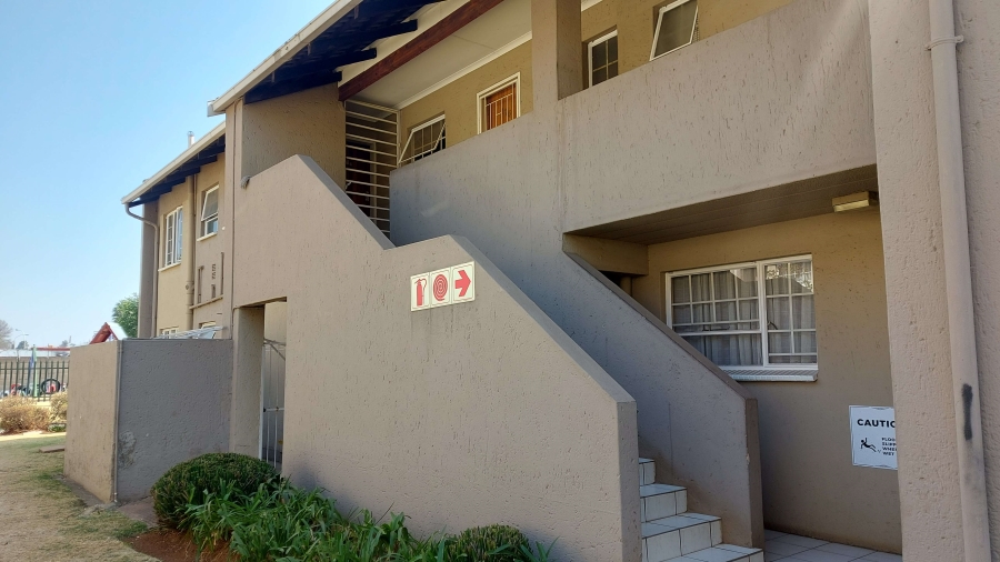 2 Bedroom Property for Sale in Ravenswood Gauteng