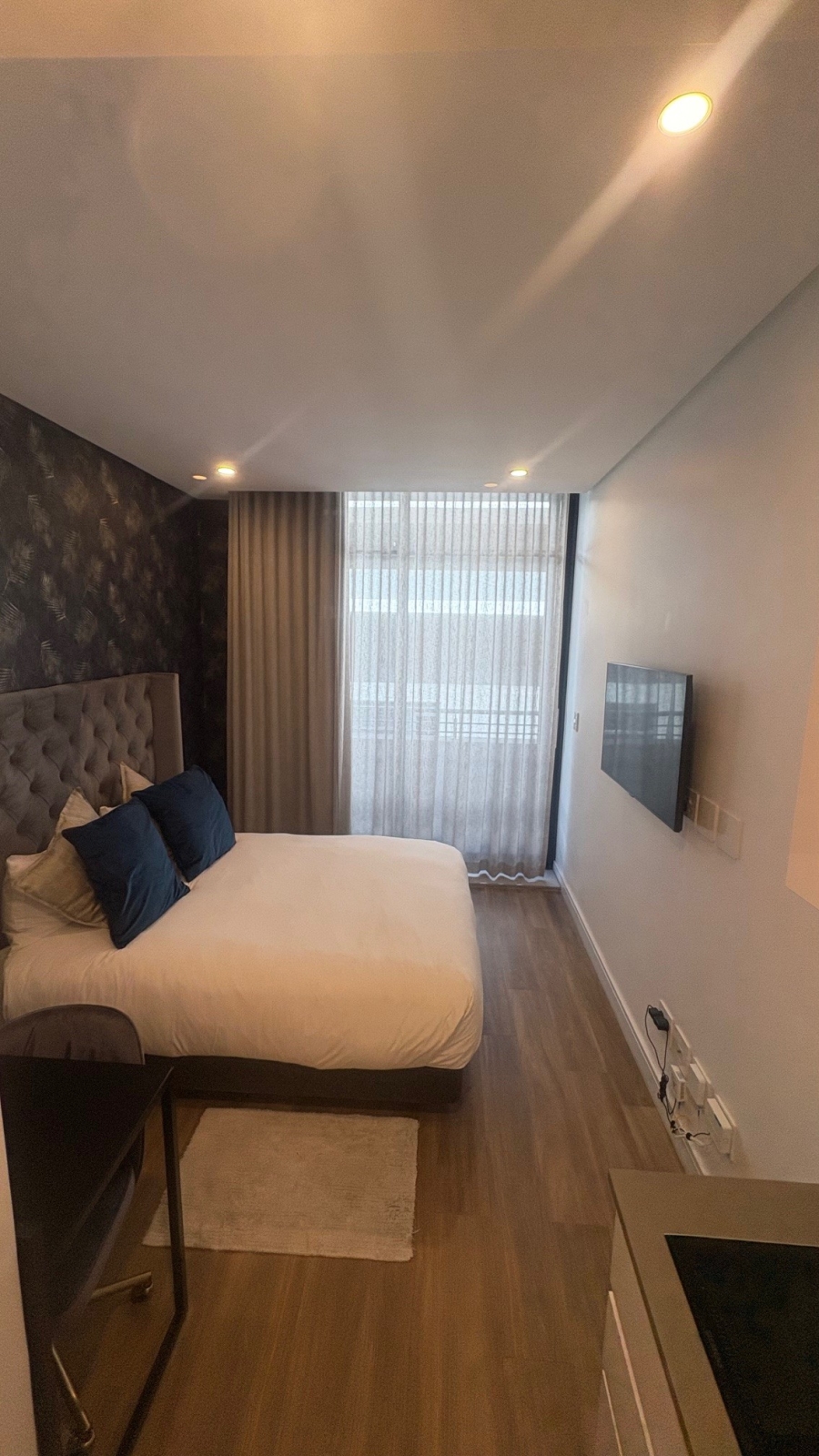 To Let 1 Bedroom Property for Rent in Illovo Gauteng