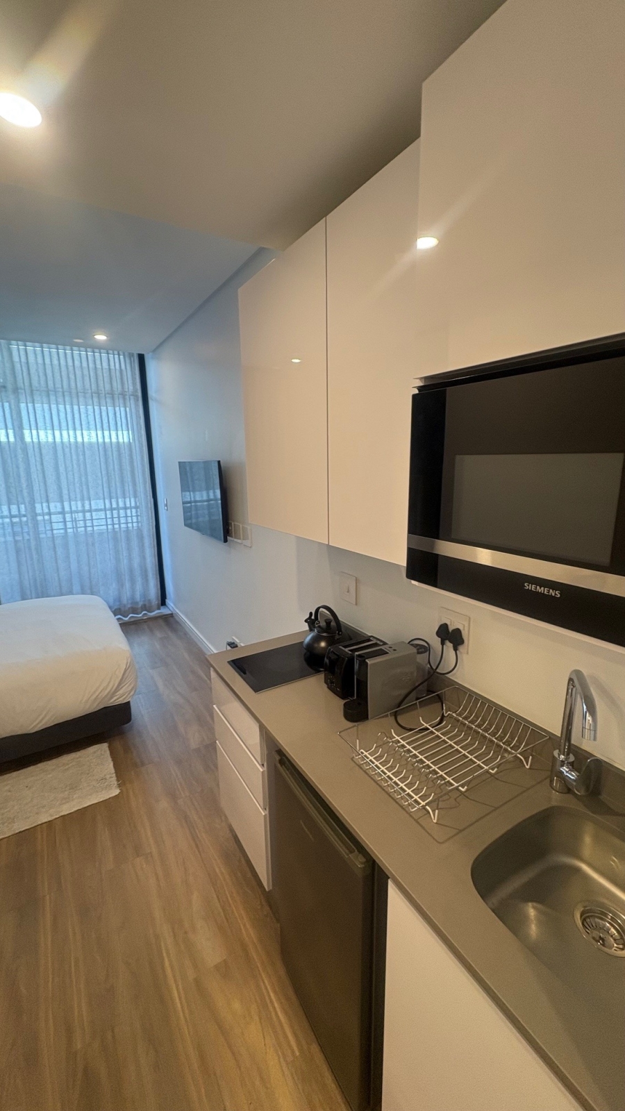 To Let 1 Bedroom Property for Rent in Illovo Gauteng