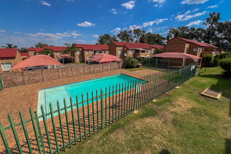 2 Bedroom Property for Sale in Liefde en Vrede Gauteng