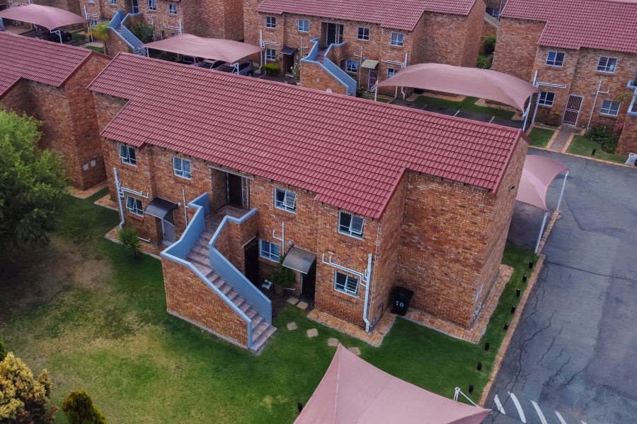 2 Bedroom Property for Sale in Liefde en Vrede Gauteng