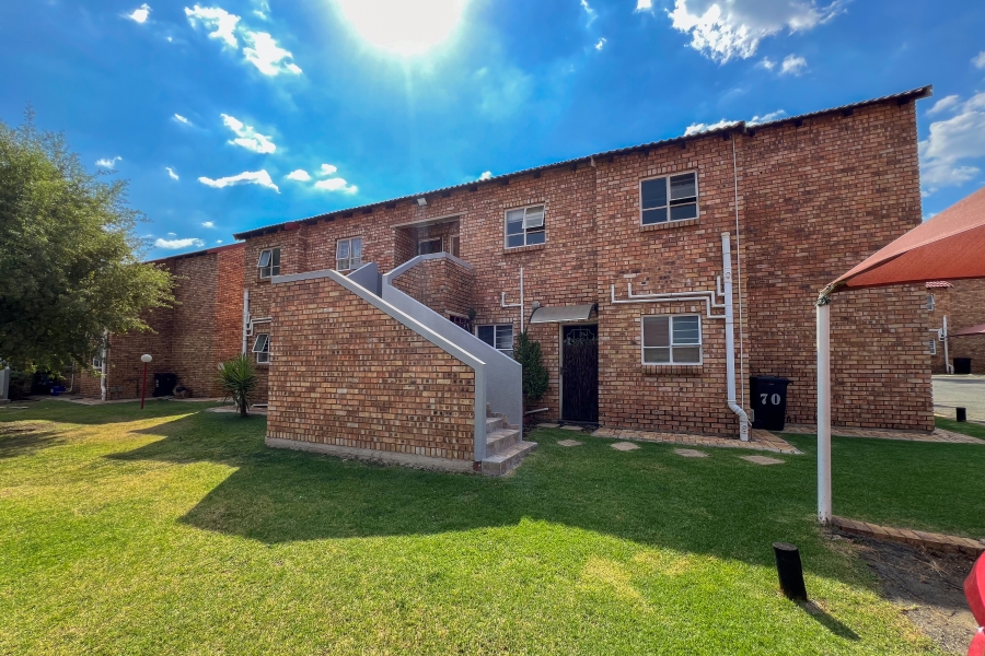 2 Bedroom Property for Sale in Liefde en Vrede Gauteng