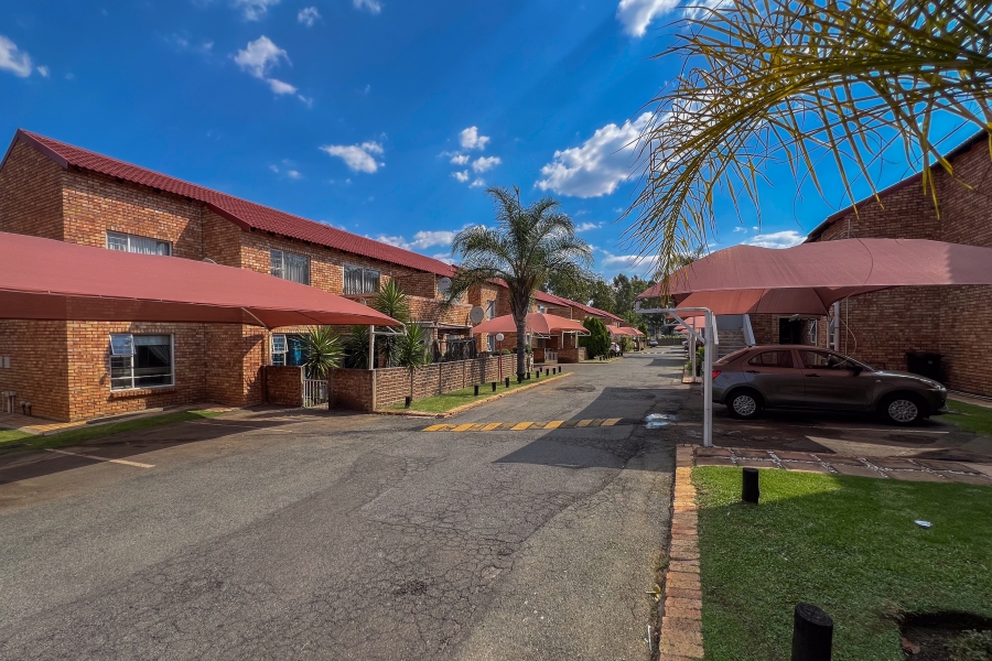2 Bedroom Property for Sale in Liefde en Vrede Gauteng