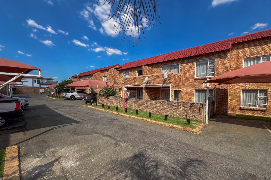 2 Bedroom Property for Sale in Liefde en Vrede Gauteng