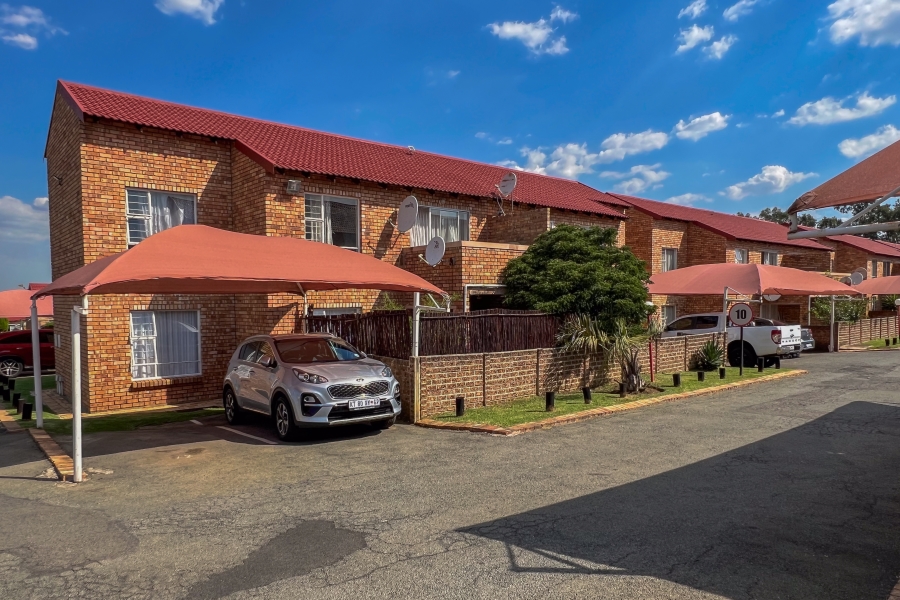 2 Bedroom Property for Sale in Liefde en Vrede Gauteng